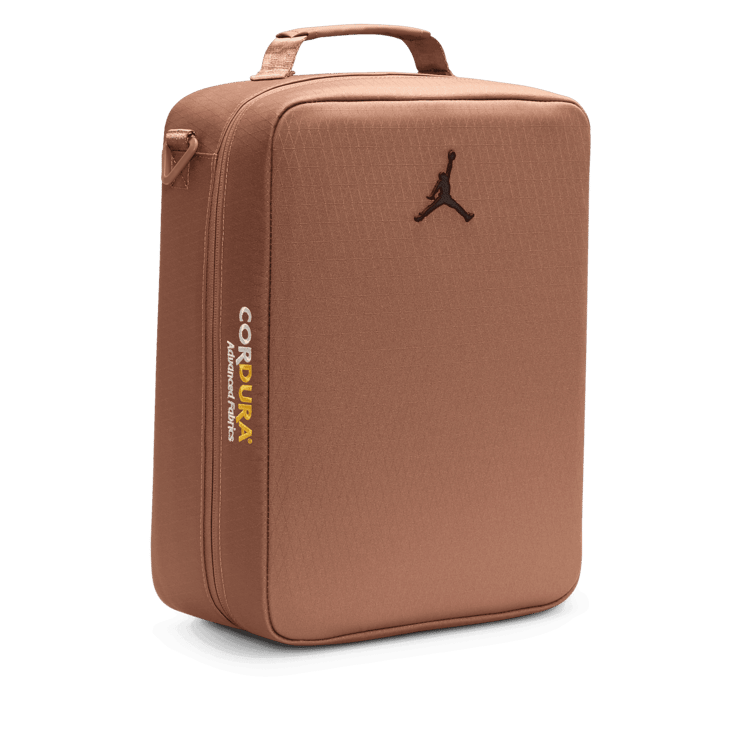 Jordan The Collectors Box (13L) Angle 0