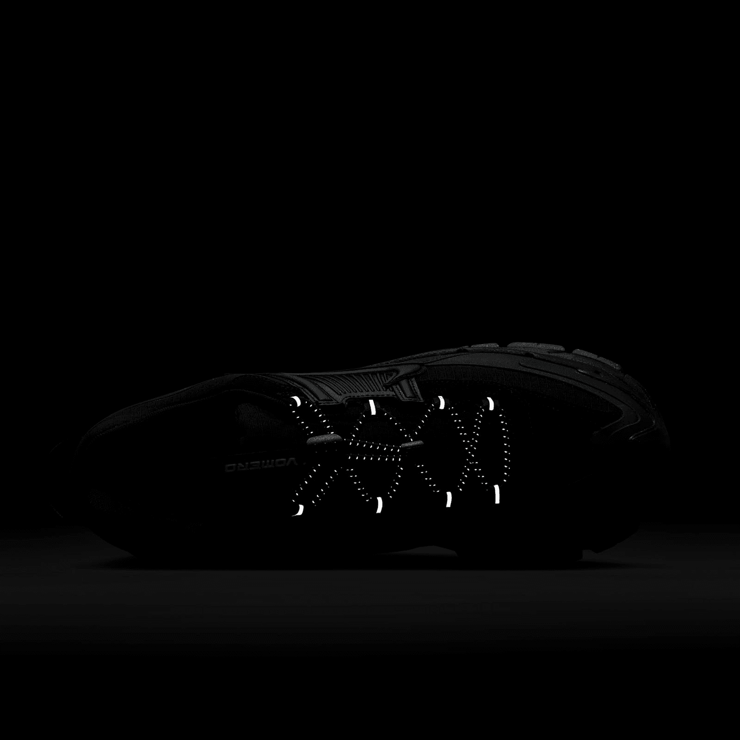 Nike Zoom Vomero Roam Winterized Angle 6