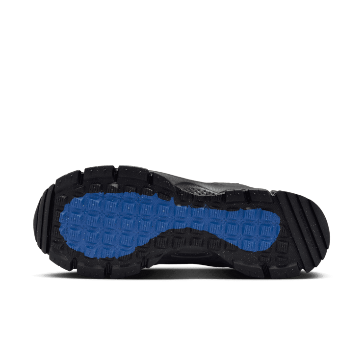 Nike Zoom Vomero Roam Winterized Angle 0