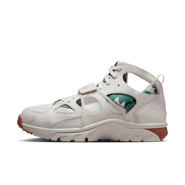 Nike Air Trainer Huarache Corteiz Light Bone Angle 0