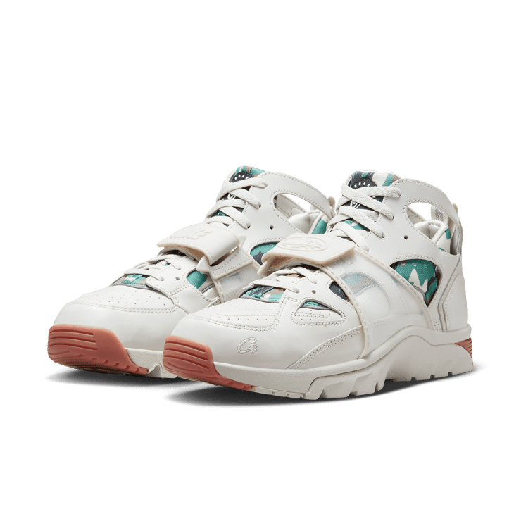 Nike Air Trainer Huarache Corteiz Light Bone Angle 3