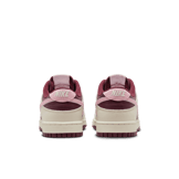 Nike Dunk Low Valentine’s Day (2023) Angle 3