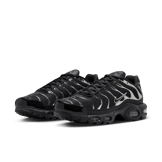 Nike Air Max Plus SE Angle 1