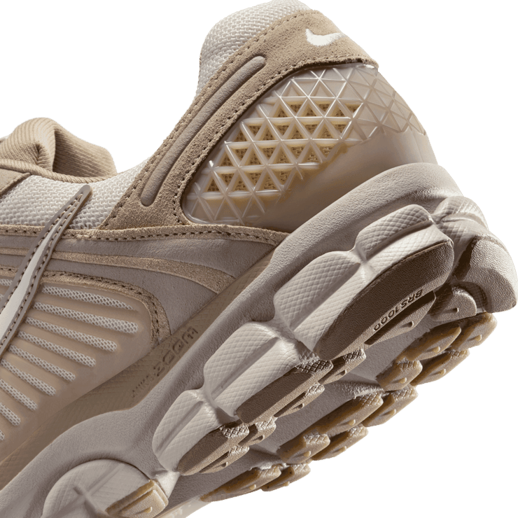 Nike Zoom Vomero 5 Angle 5