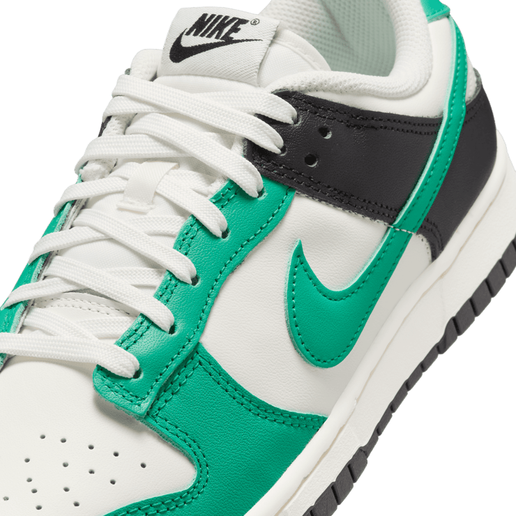 Nike Dunk Low Celtics (W) Angle 5