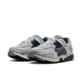 Nike Zoom Vomero 5 Vast Grey Blue Void Angle 3