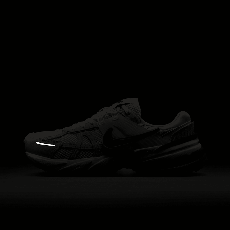 Nike V2K Run SE Angle 6