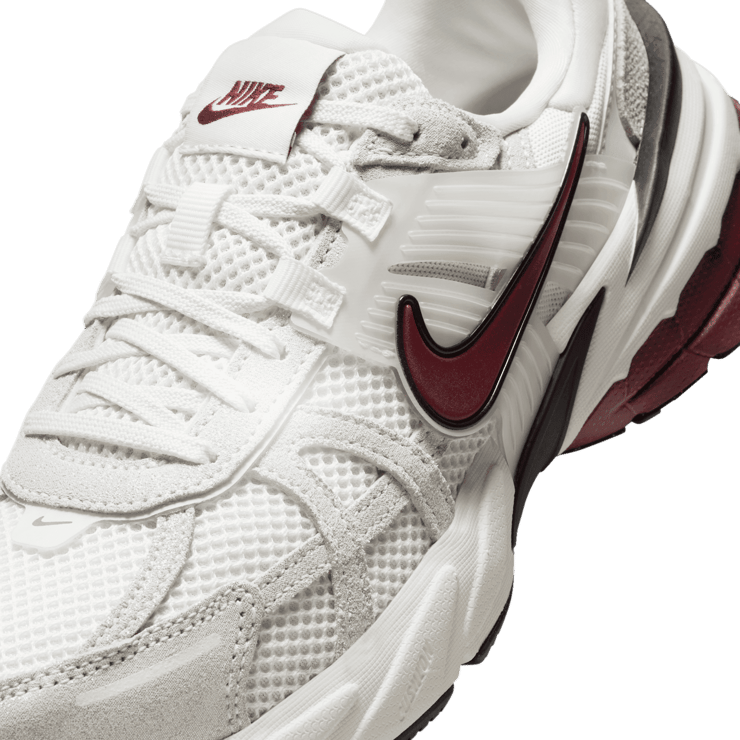 Nike V2K Run SE Angle 4