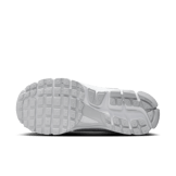 Nike Zoom Vomero 5 Chrome Toe (W) Angle 1