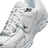 Nike Zoom Vomero 5 Chrome Toe (W) Angle 5