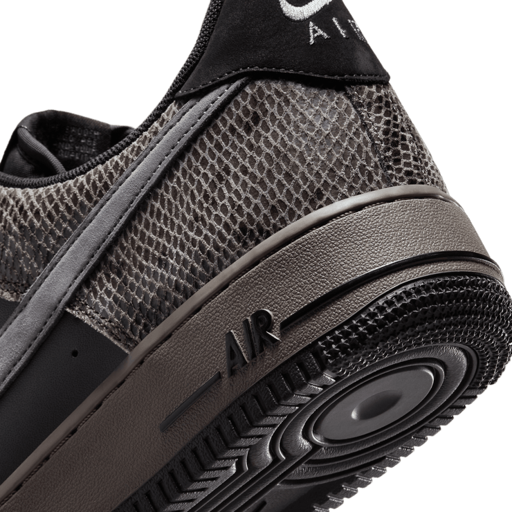 Nike Air Force 1 Low Snakeskin Off Noir Angle 6
