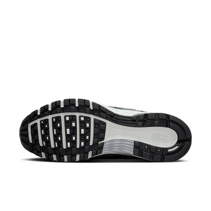 Nike P-6000 Winterized Angle 1
