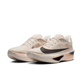 Nike Zoom Fly 6 Road Angle 3