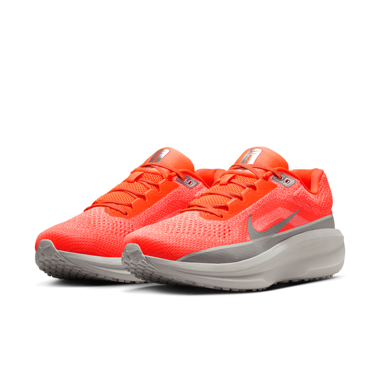 Nike Winflo Premium Road Angle 3