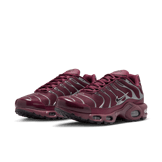 Nike Air Max Plus SE 'Night Maroon Chrome Silver' (W) Angle 3