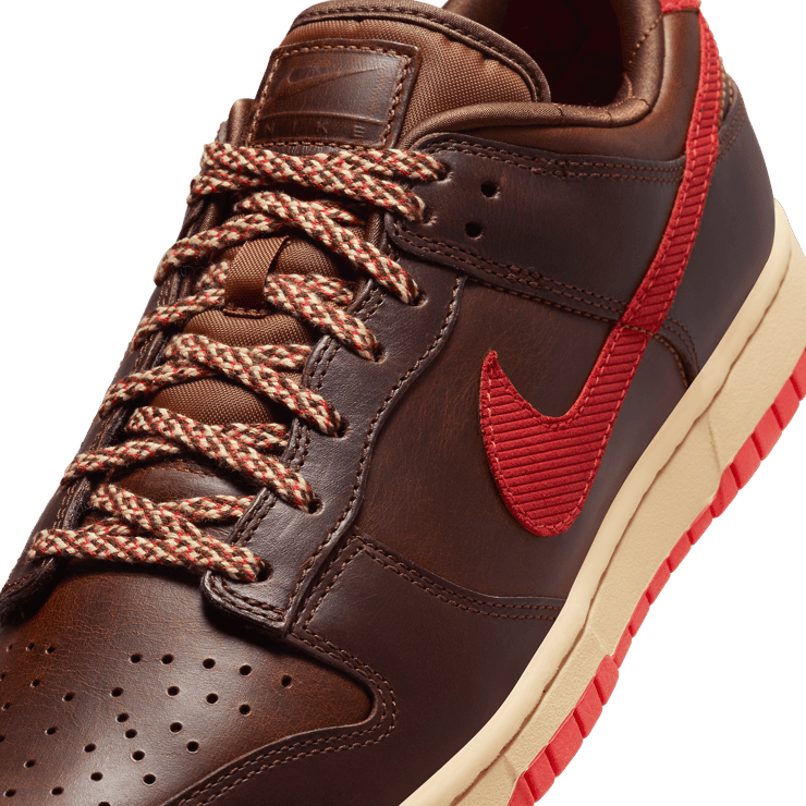 Nike Dunk Low Retro Light British Tan Angle 5