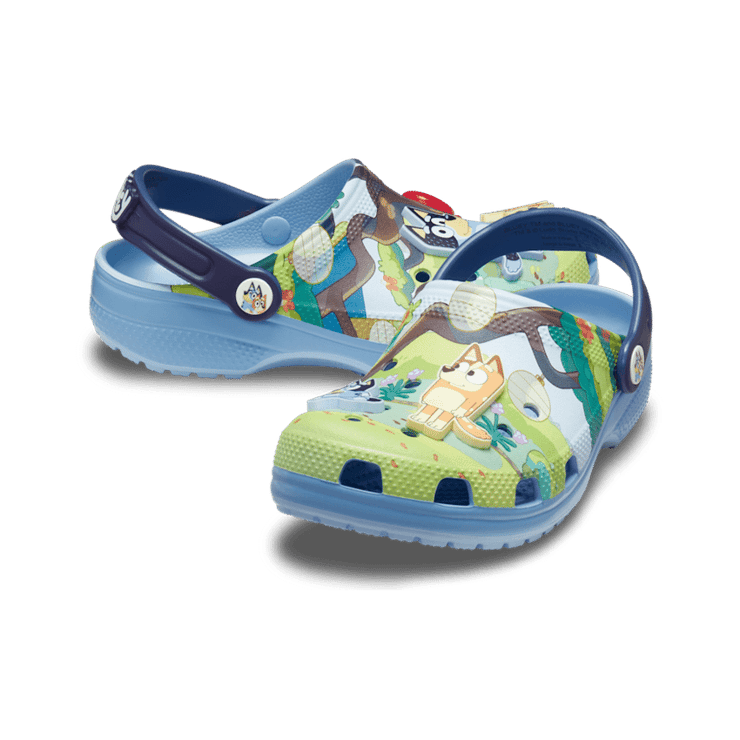Crocs Classic Clog Bluey (GS) Angle 0