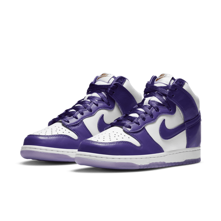 Nike Dunk High SP Varsity Purple (W) Angle 2