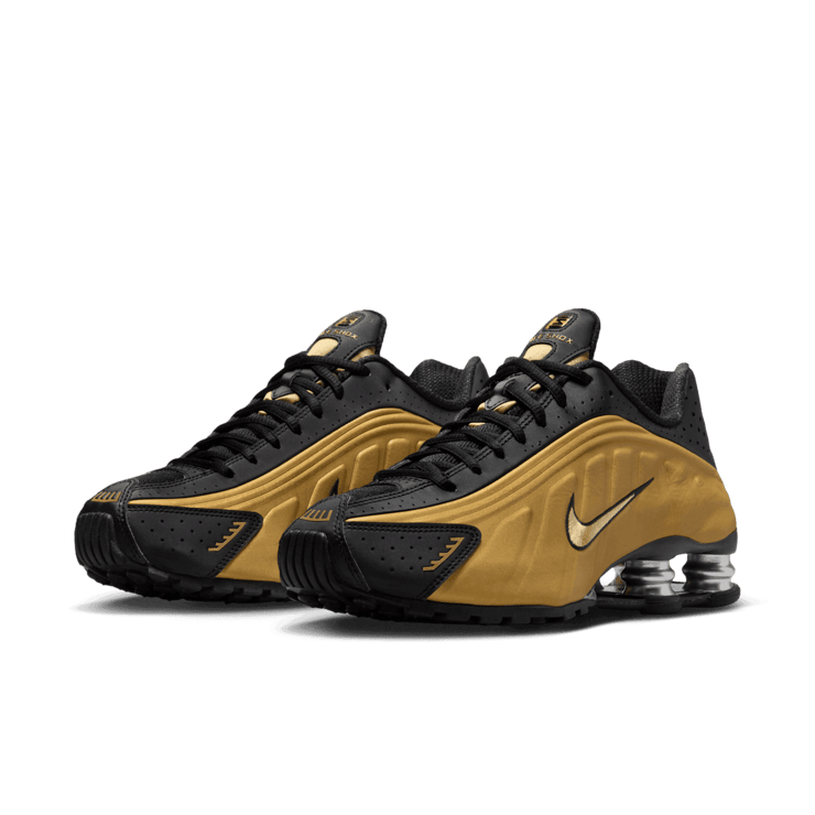 Nike Shox R4 'Black Metallic Gold' (W) Angle 2