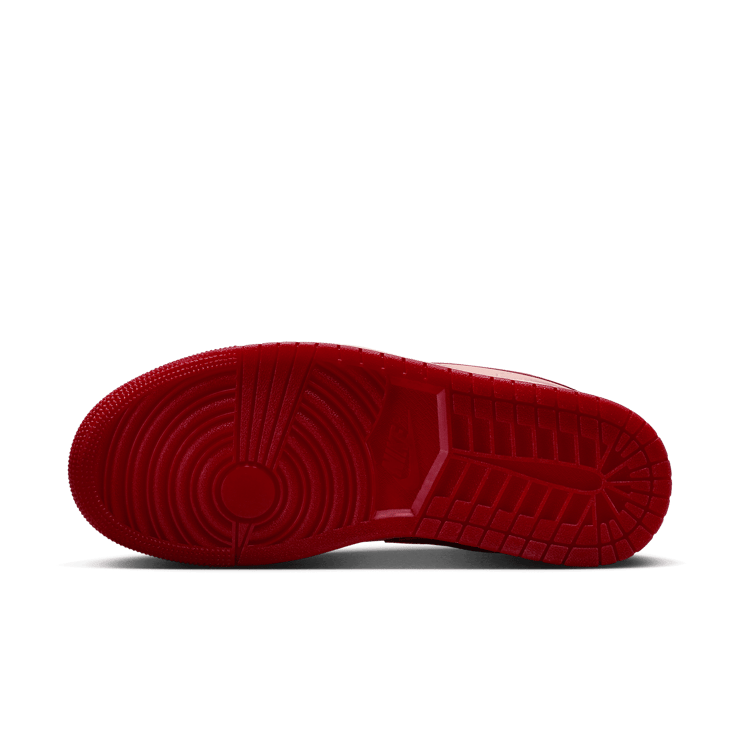Air Jordan 1 Low Valentine’s Day (W) Angle 1