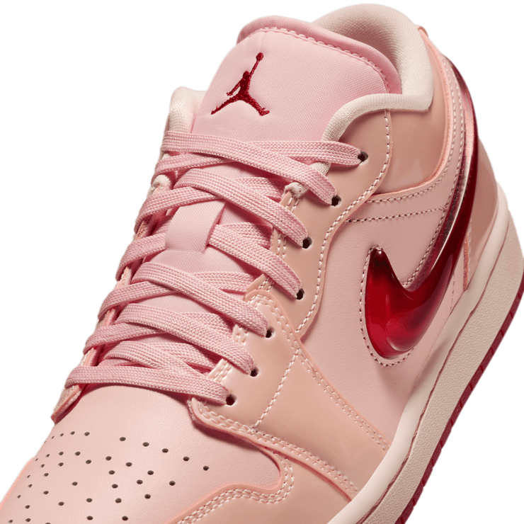 ★ナイキ★Air Jordan 1 Low “Valentine’s Day”★追跡可 The Women's Air Jordan 1 Low Valentine's Day is Available Now