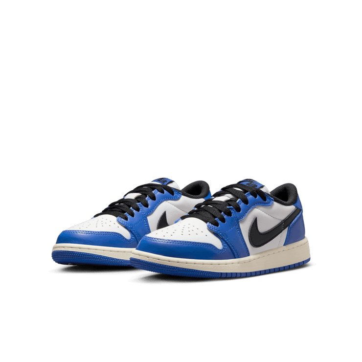 Air Jordan 1 Retro Low OG Game Royal (GS) Angle 2