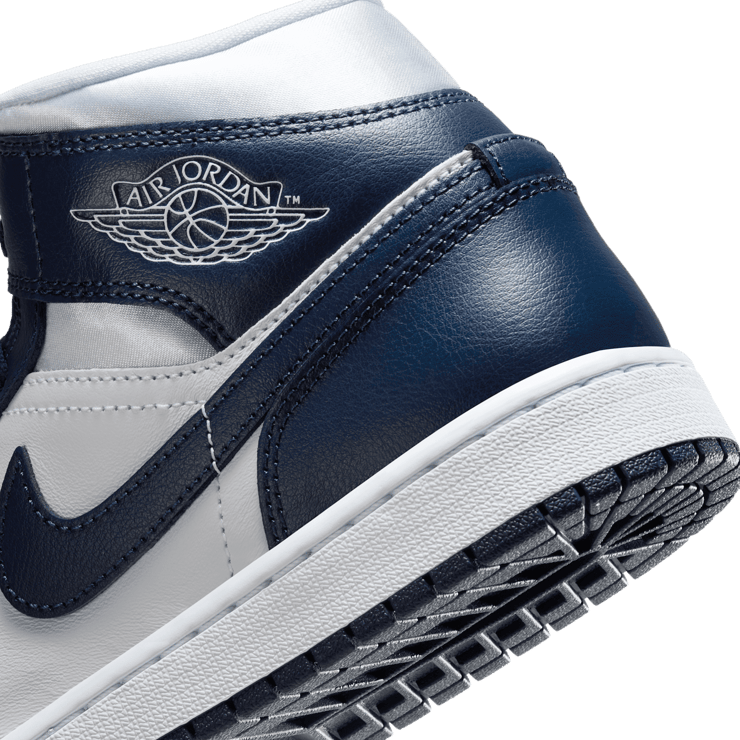 Air Jordan 1 Mid 'Midnight Navy Gold Charms' (W) Angle 5