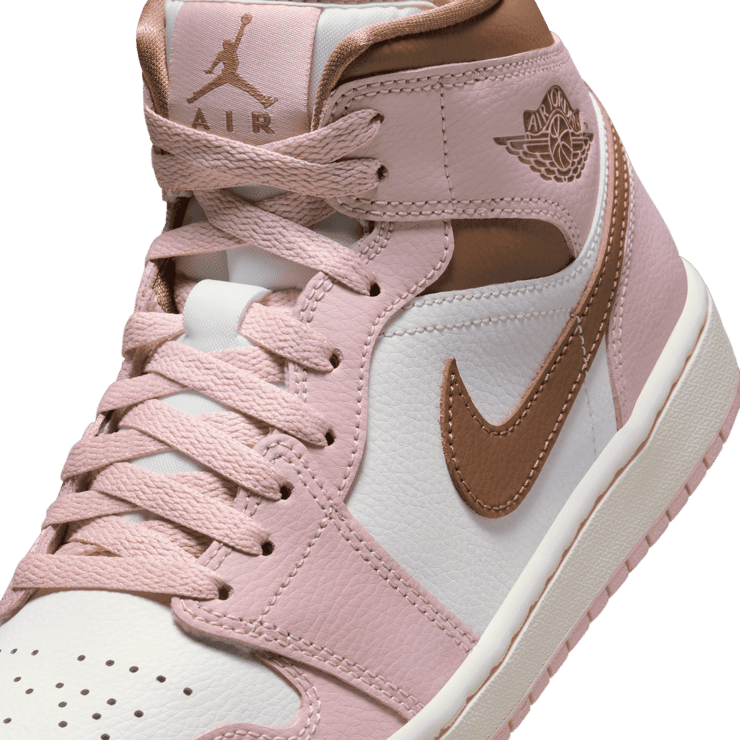 Air Jordan 1 Mid 'Neapolitan' (W) Angle 4