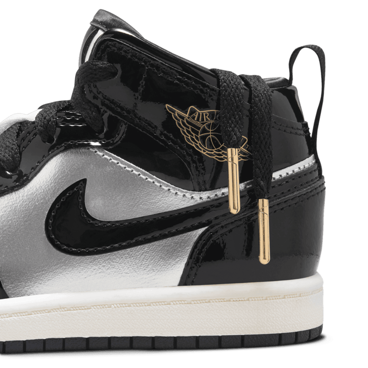 Jordan 1 Mid SE in Black | FZ3937-001 (PS) Angle 6