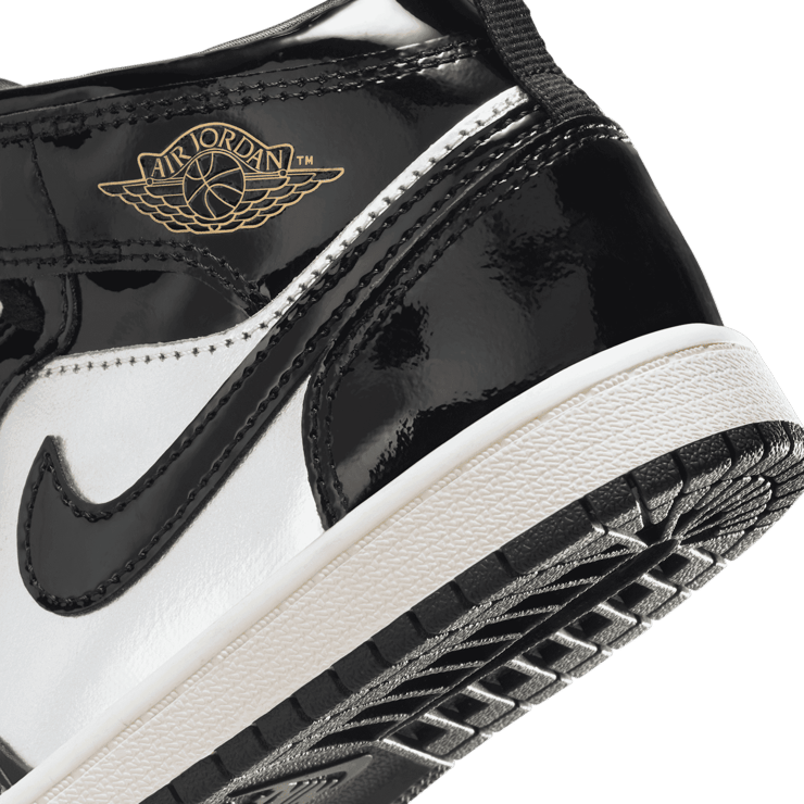 Jordan 1 Mid SE in Black | FZ3937-001 (PS) Angle 5