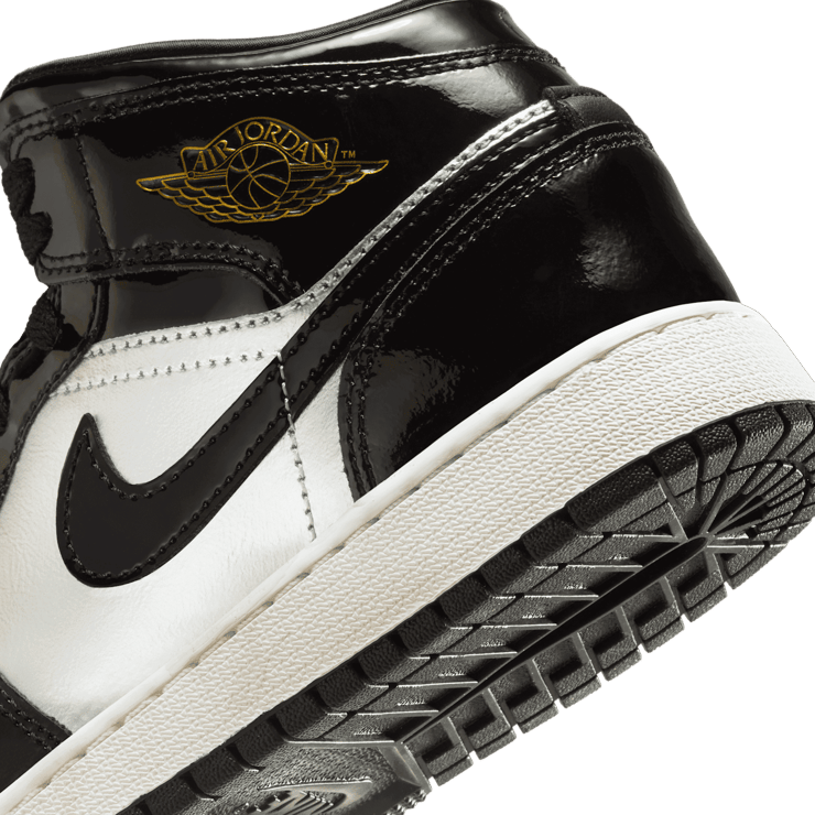 Air Jordan 1 Mid SE in Black | FZ3938-001 (GS) Angle 5