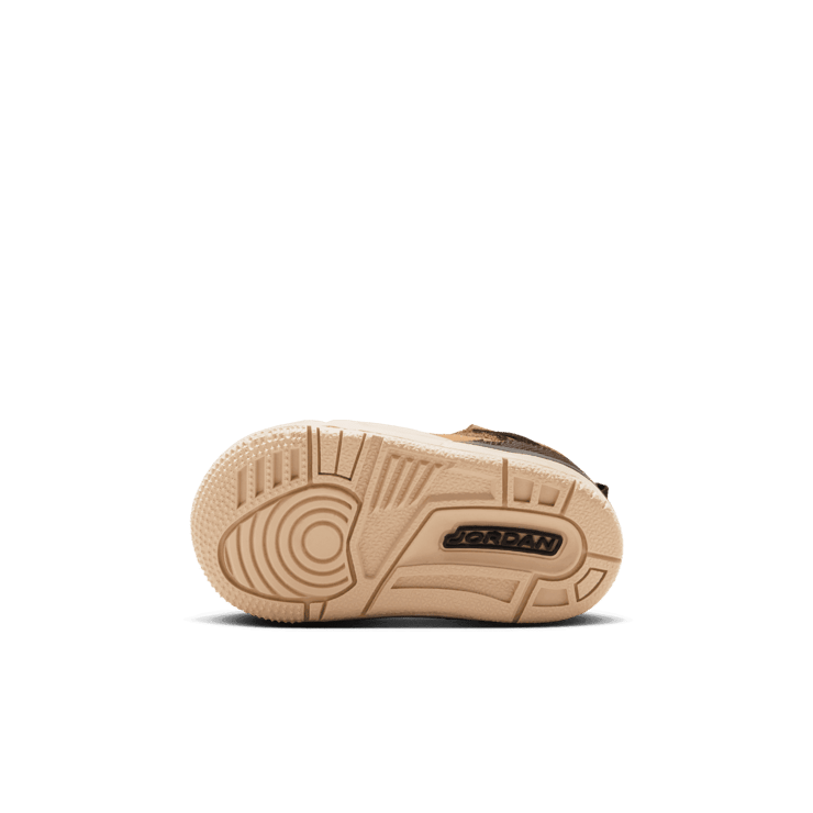 Jordan Spizike Low 'Flax' (TD) Angle 0