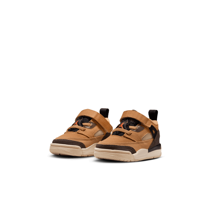 Jordan Spizike Low  'Flax' (TD) Angle 2