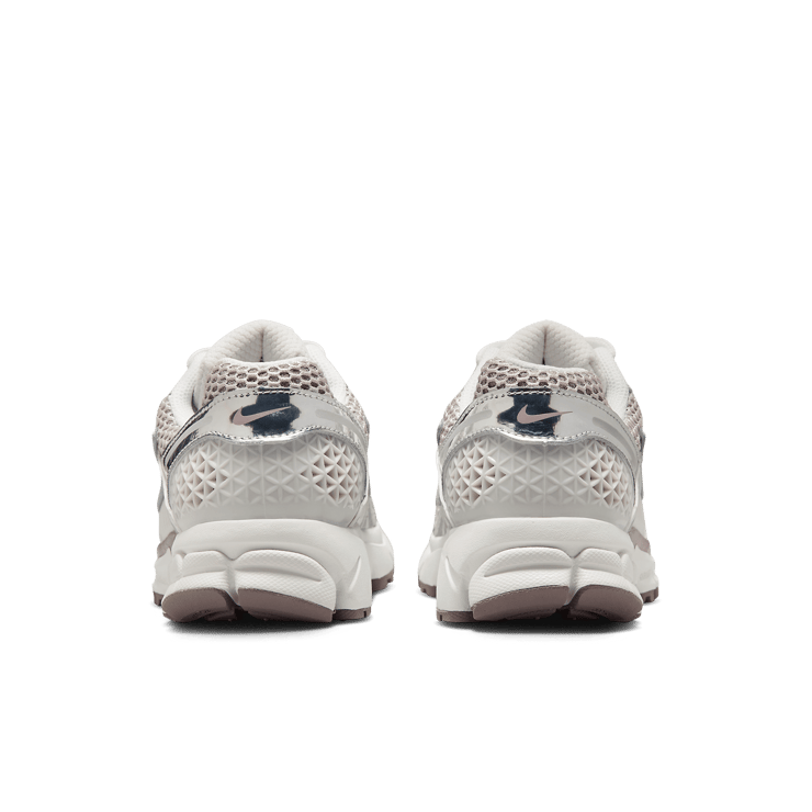 Nike Zoom Vomero 5 Vast Grey Taupe Grey (W) Angle 4