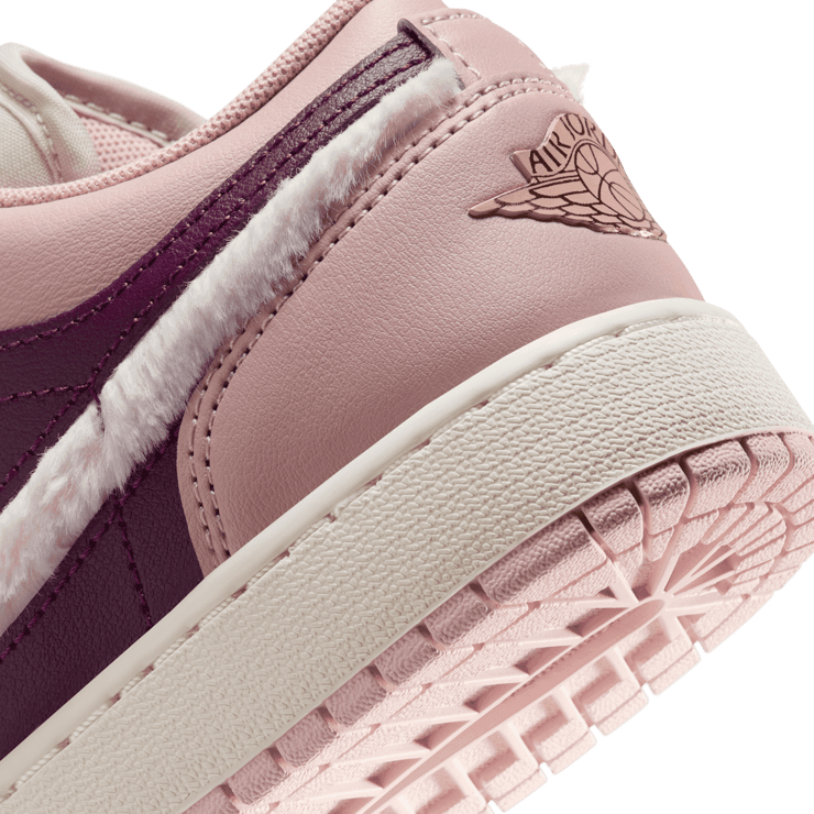 Air Jordan 1 Low SE 'Fur Swoosh' (GS) Angle 5