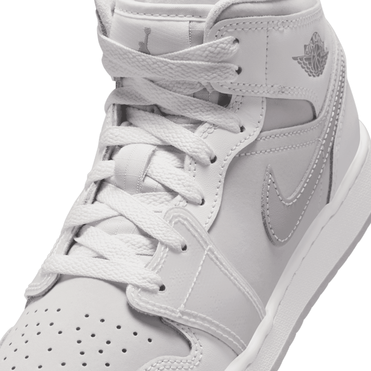 Air Jordan 1 Mid SE  'Summit White Metallic Silver' (GS) Angle 4