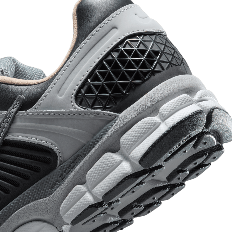 Nike Zoom Vomero 5 Dark Smoke Grey Angle 6
