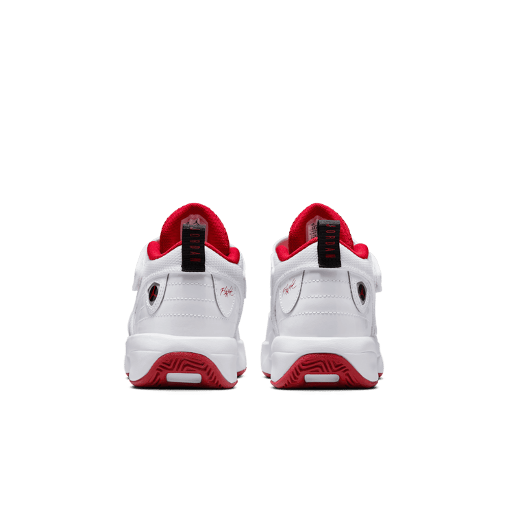 Jordan Max Aura 6 in White | FQ8299-106 (PS) Angle 3