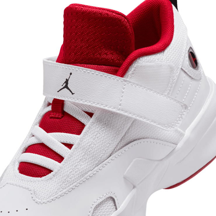 Jordan Max Aura 6 in White | FQ8299-106 (PS) Angle 4
