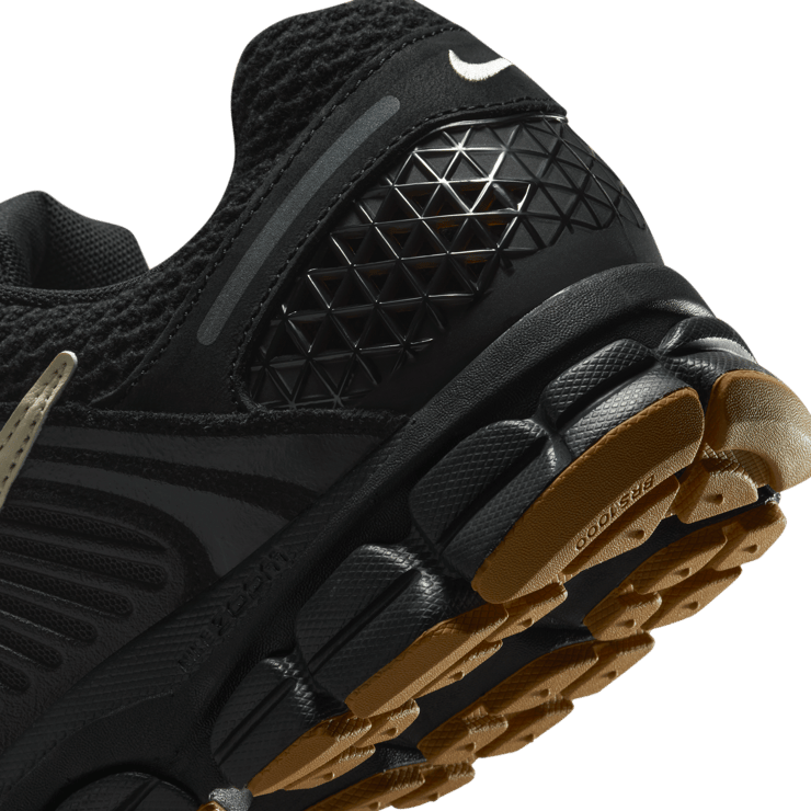 Nike Zoom Vomero 5 Black Gum Angle 11