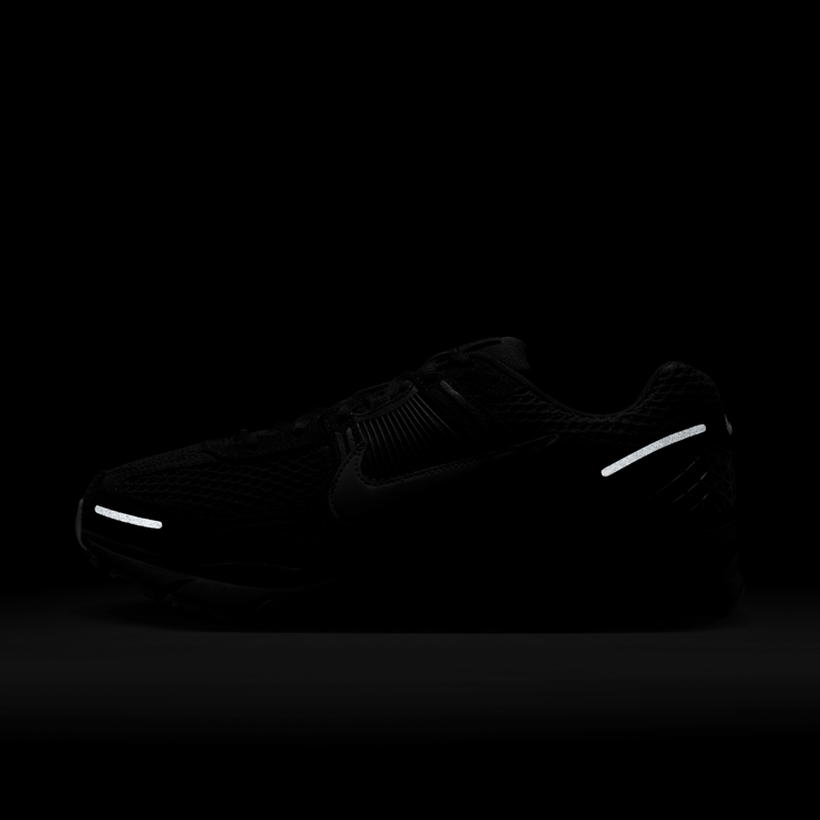 Nike Zoom Vomero 5 Black Gum Angle 2