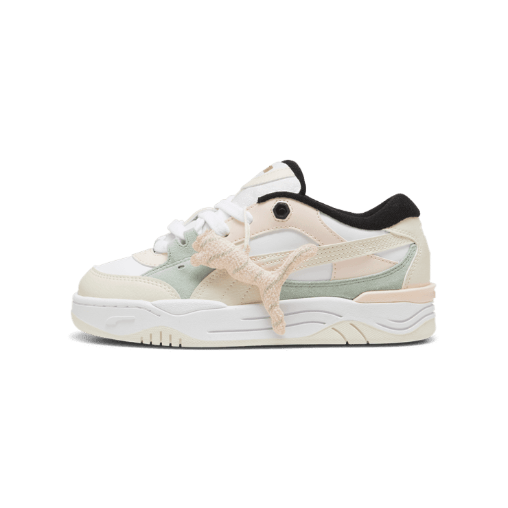 Puma 180 'Merry X-Mas' (W) Angle 1