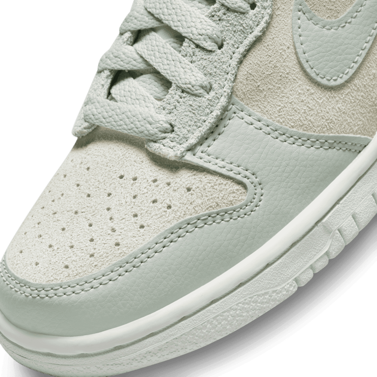 Nike Dunk High SE Tartan Plaid Summit White (GS) Angle 4