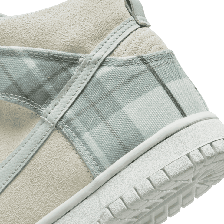 Nike Dunk High SE Tartan Plaid Summit White (GS) Angle 5