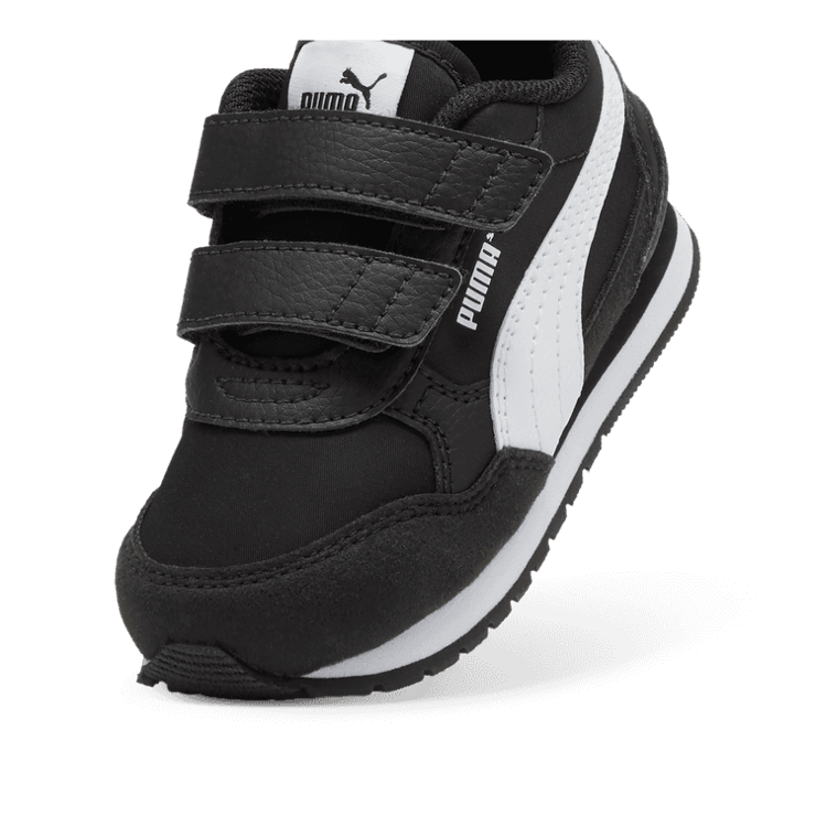 PUMA ST Runner v4 Nylon s' Sneakers in Black/White (TD) Angle 2