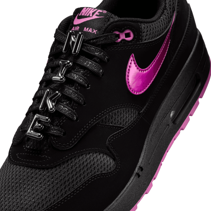 スニーカー NIKE Men Sneakers Black HV2302 001 Nike Air Max 1 Valentine's Day Black (2025) - HV2302-001