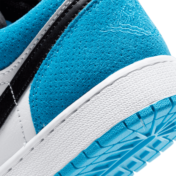 Jordan 1 Low Laser Blue (GS) Angle 5