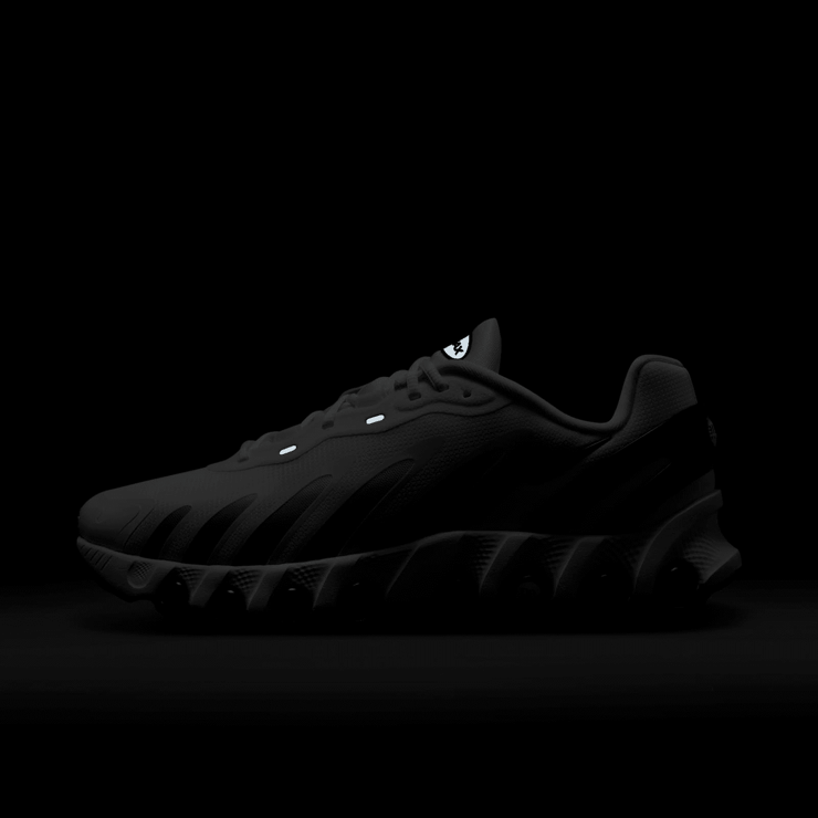 Nike Air Max DN8 White Black Angle 7