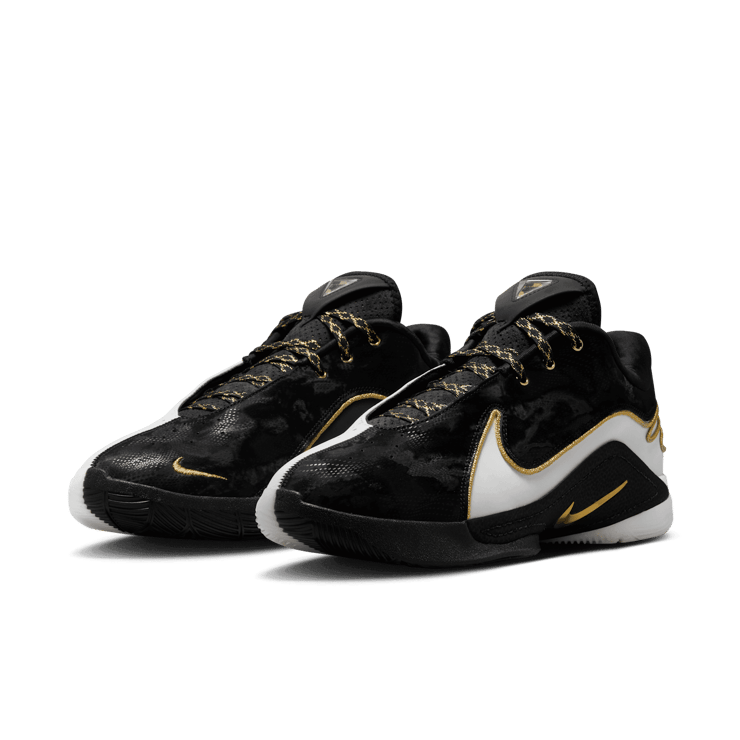 Nike LeBron 22 Mogul Angle 2