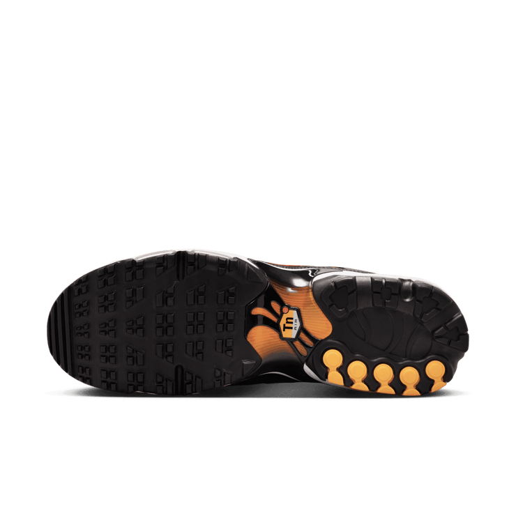 Nike Air Max Plus Golf Sunset Angle 0